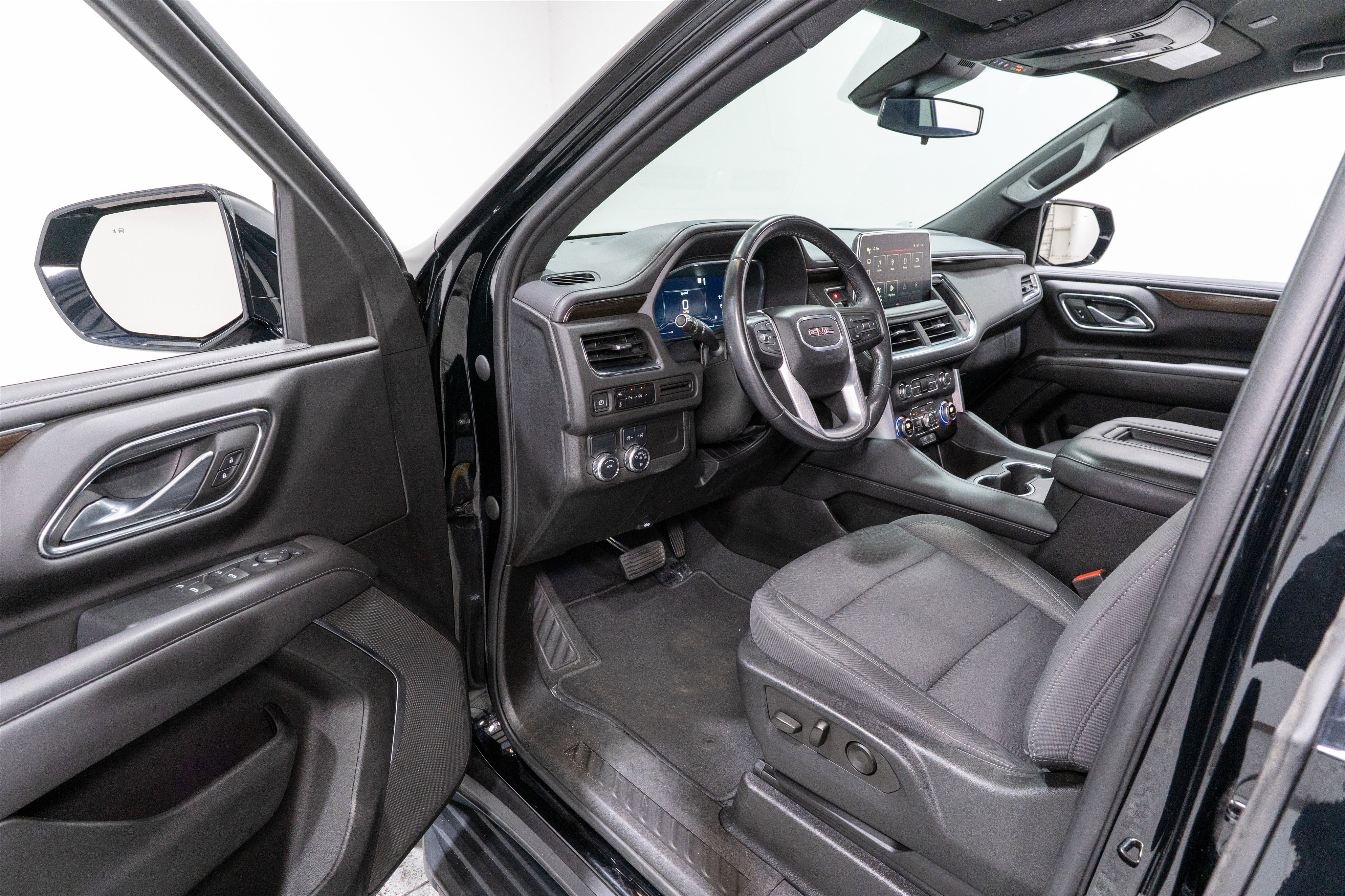 Used 2023 GMC Yukon SLE w/ Gmc Pro Safety Plus Package image 12