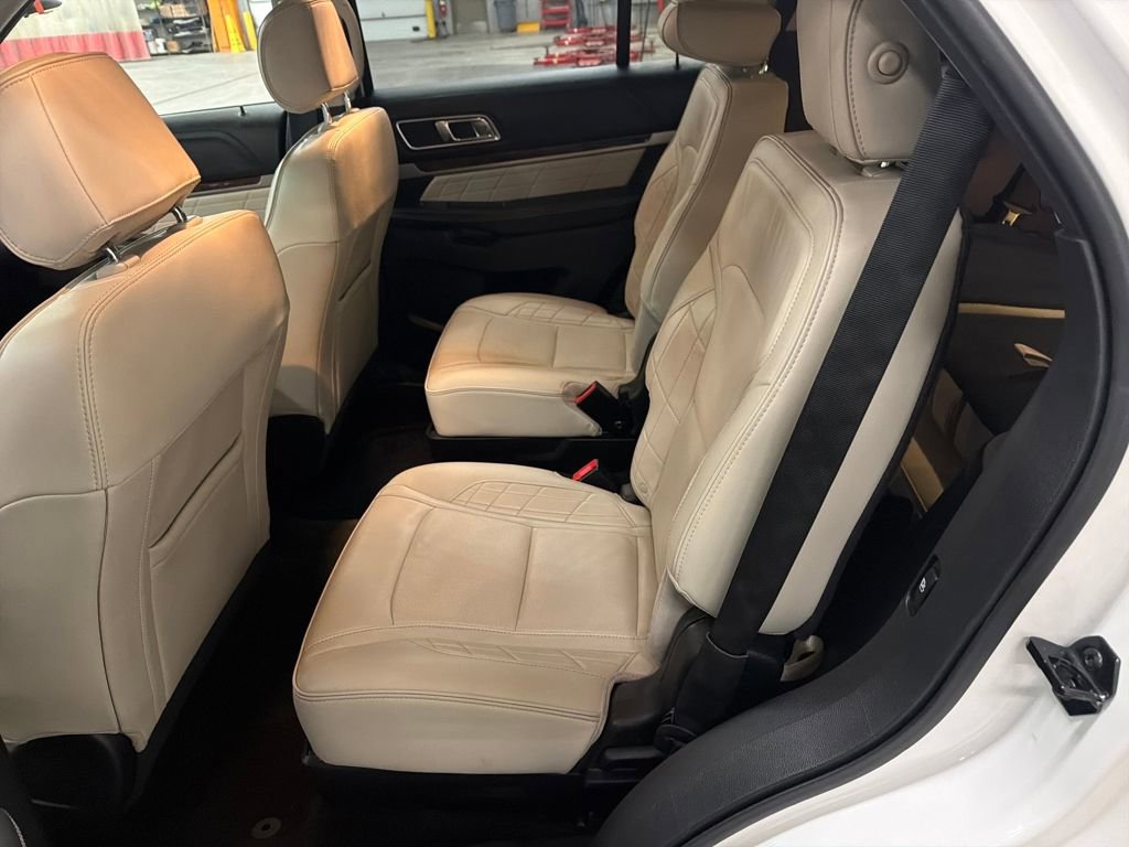 Used 2016 Ford Explorer Platinum image 27