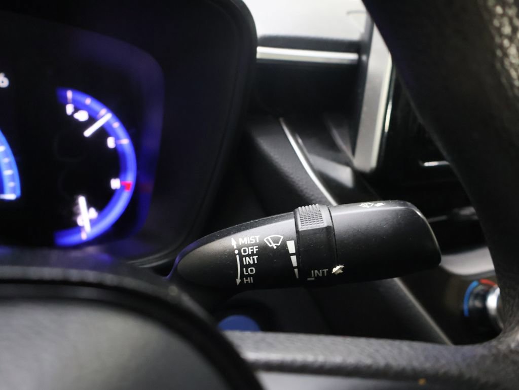 Used 2020 Toyota Corolla LE image 25