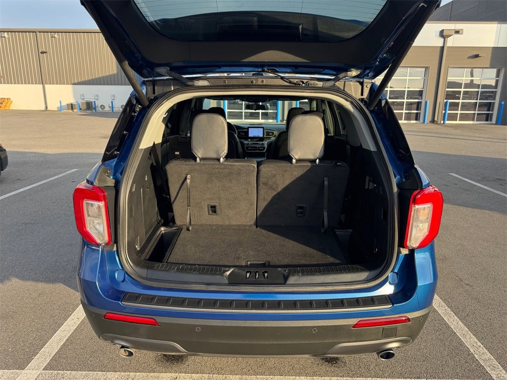 Used 2022 Ford Explorer XLT w/ Equipment Group 202A image 17