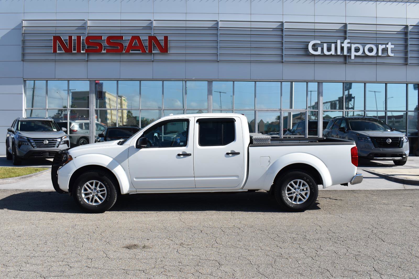 Used 2015 Nissan Frontier SV w/ SV Value Truck Package image 3