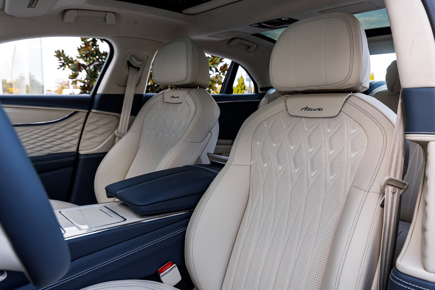 New 2026 Bentley Flying Spur Azure image 32