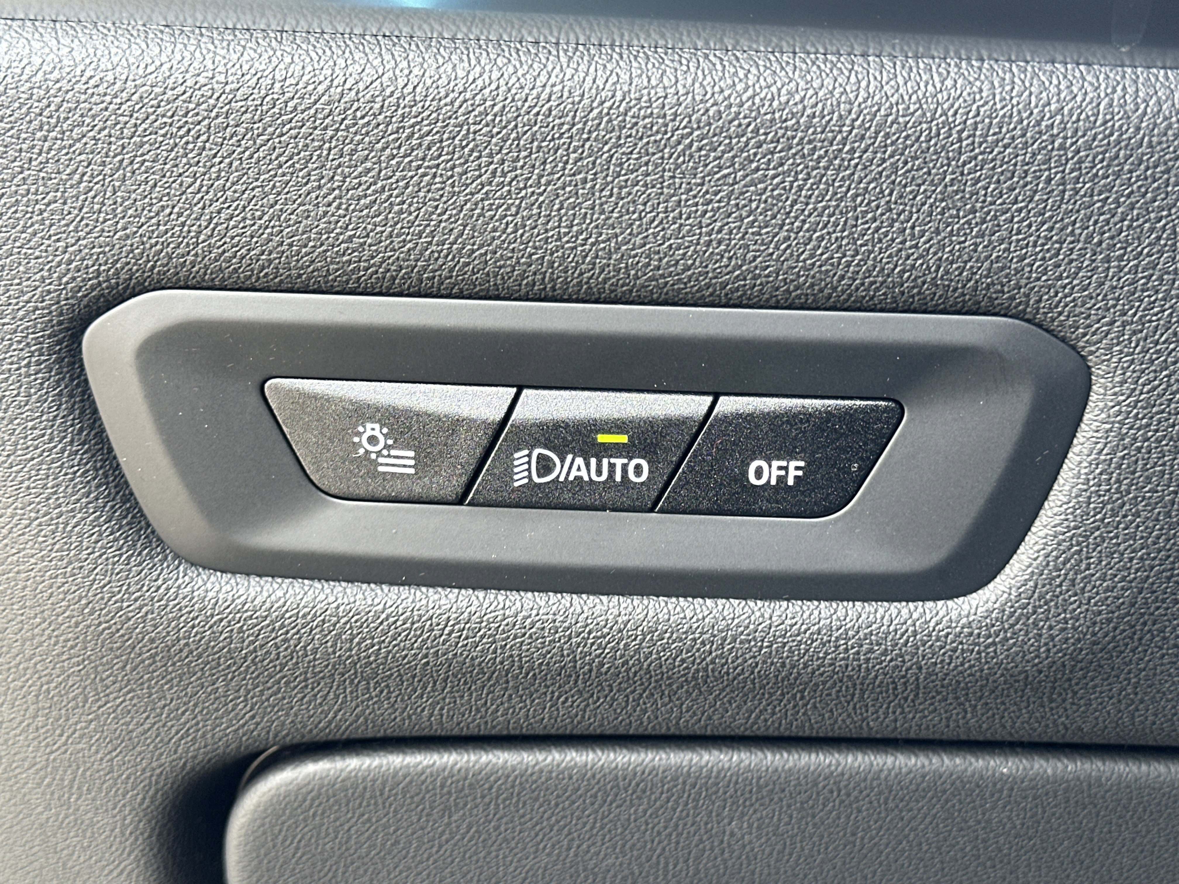 New 2026 BMW X5 xDrive40i w/ Climate Comfort Package AWD/4WD image 18