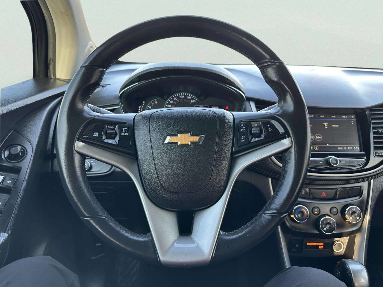 Used 2019 Chevrolet Trax LT w/ LT Convenience Package FWD image 22