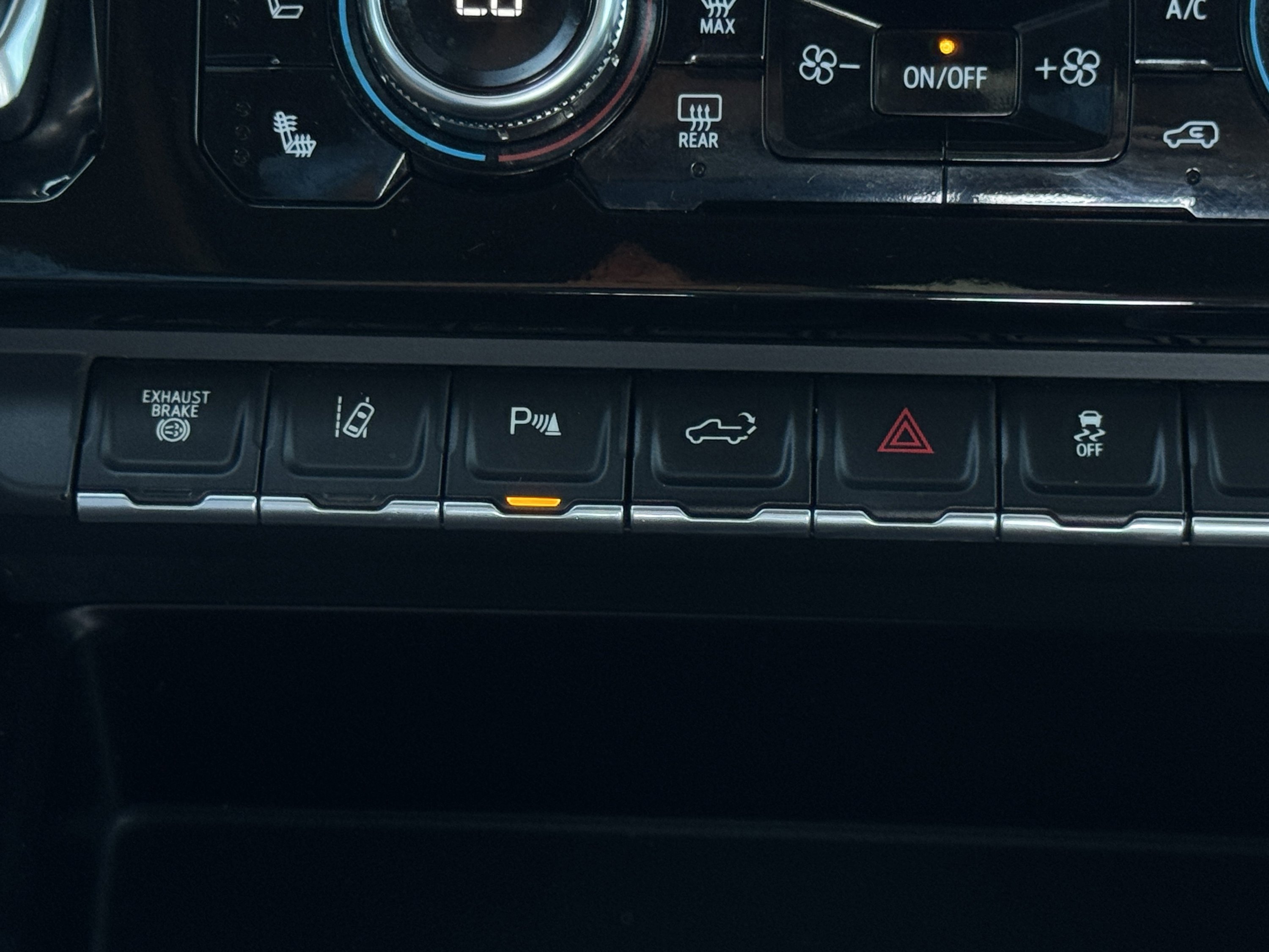 Used 2024 GMC Sierra 3500 Denali w/ Denali Reserve Package image 64