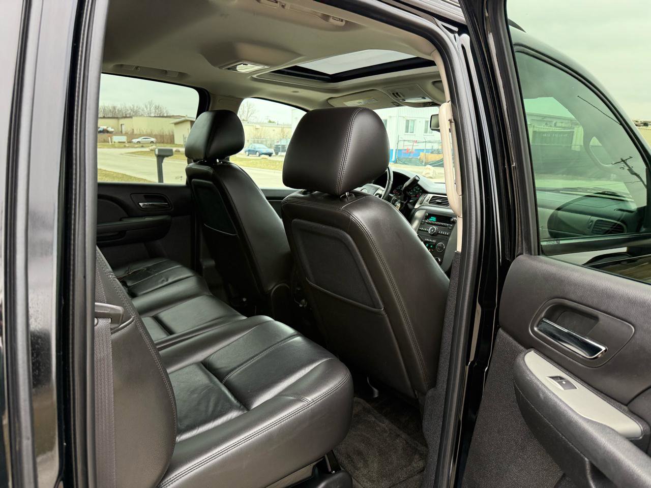 Used 2011 Chevrolet Avalanche LT w/ Luxury Package image 20