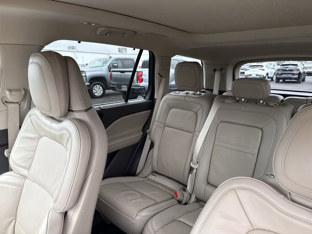 Used 2023 Lincoln Aviator Reserve w/ Equipment Group 201A image 10