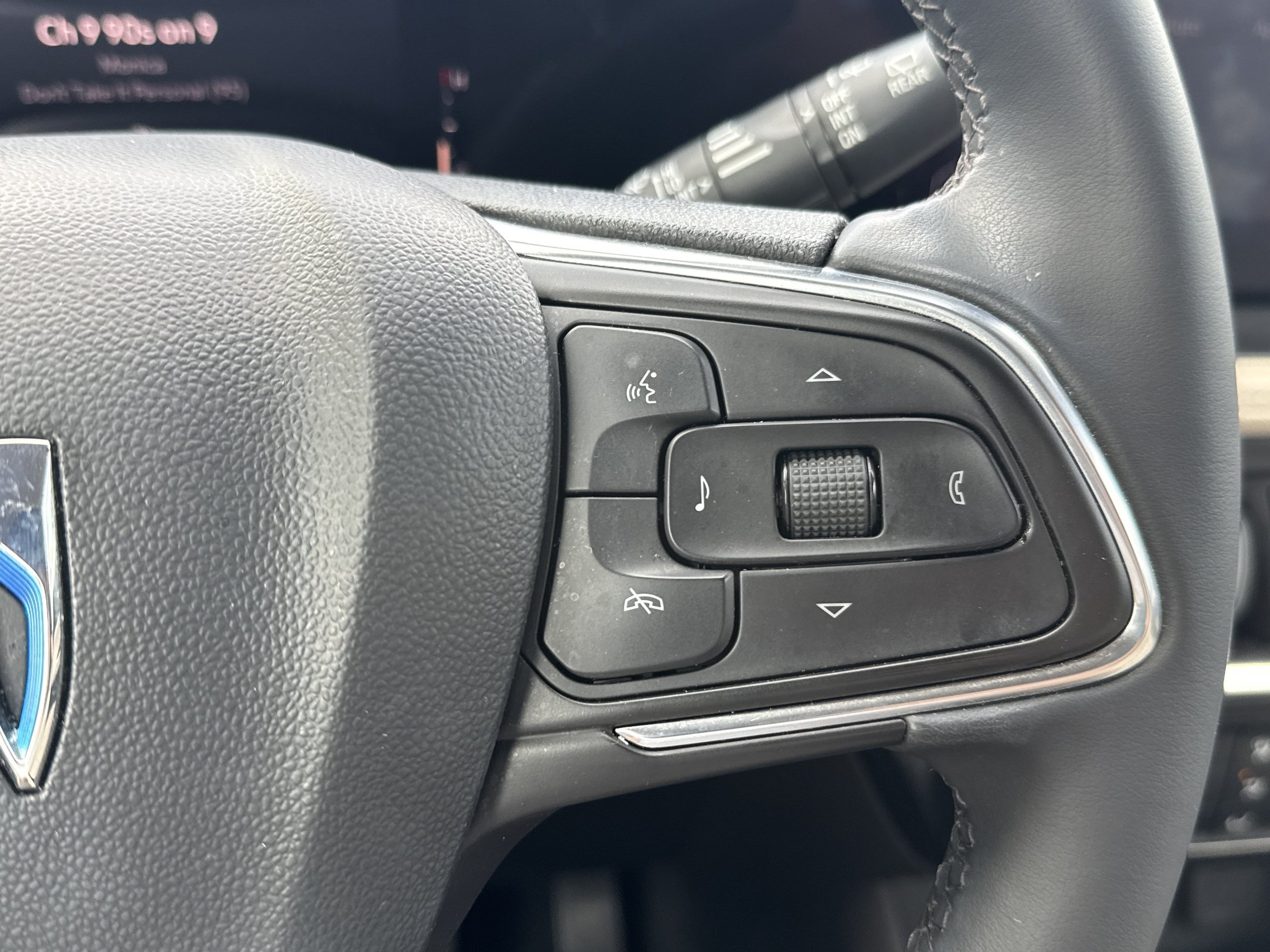 Used 2024 Buick Encore GX Sport Touring w/ Advanced Technology Package FWD image 31