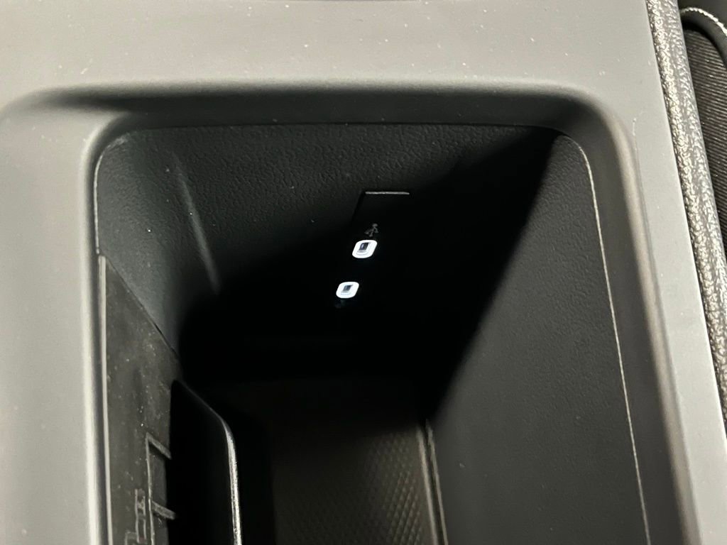 New 2025 Volkswagen Tiguan SE R-Line image 17