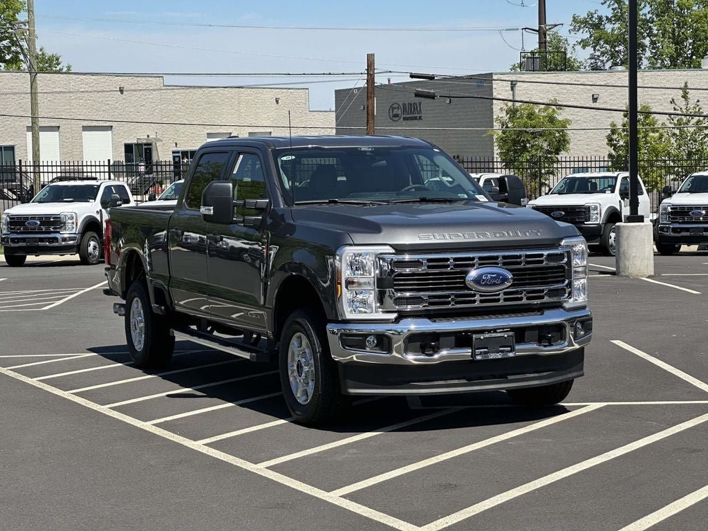 New 2026 Ford F250 XLT w/ FX4 Off-Road Package