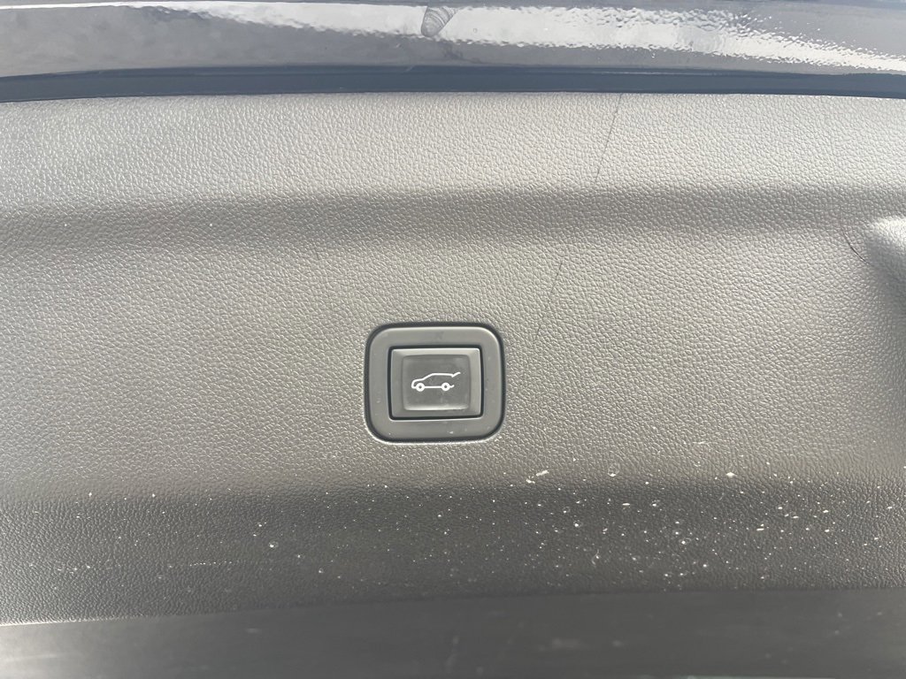 Used 2021 Chevrolet Tahoe RST w/ Luxury Package image 15