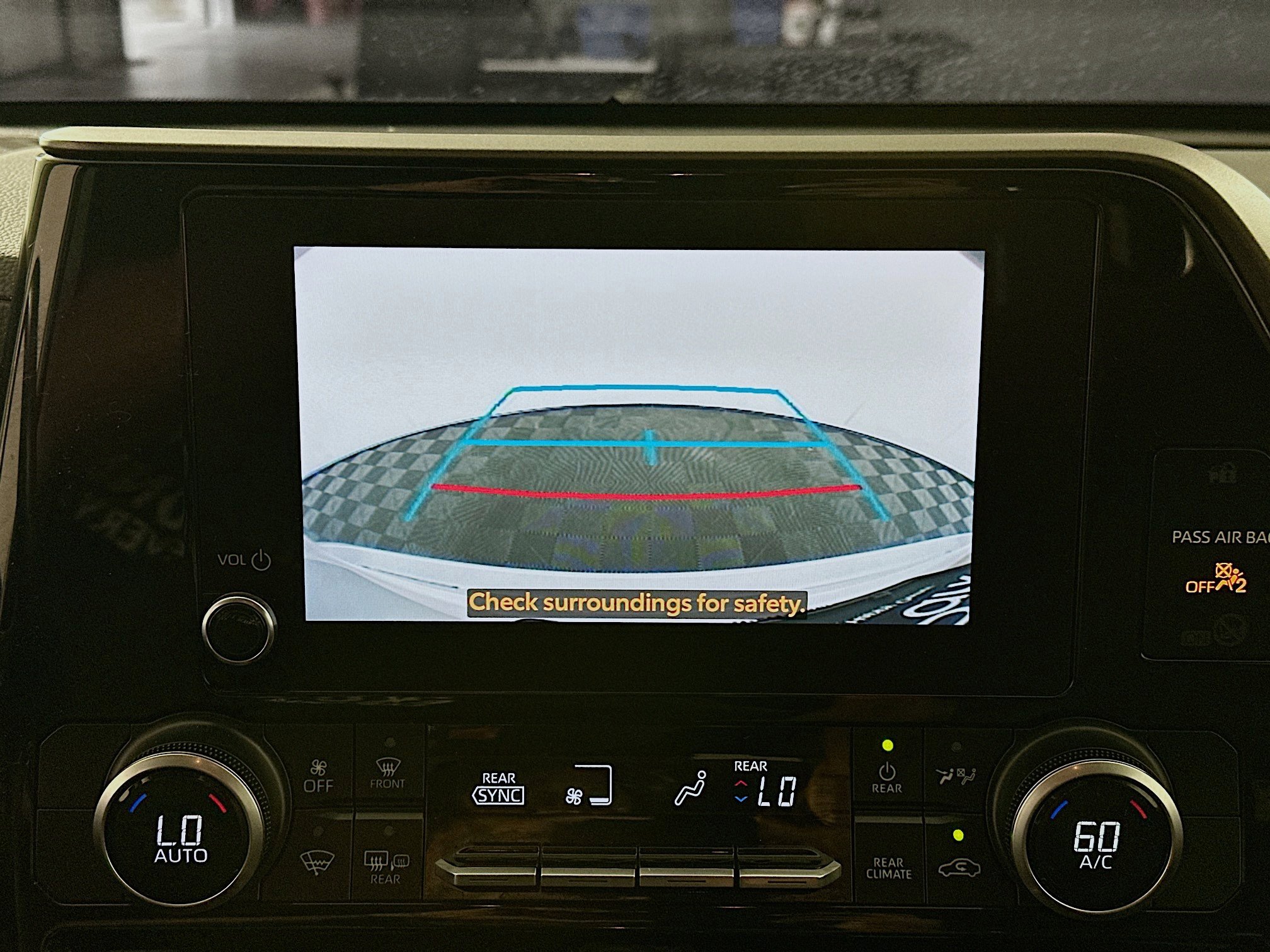 Used 2024 Toyota Highlander LE image 22