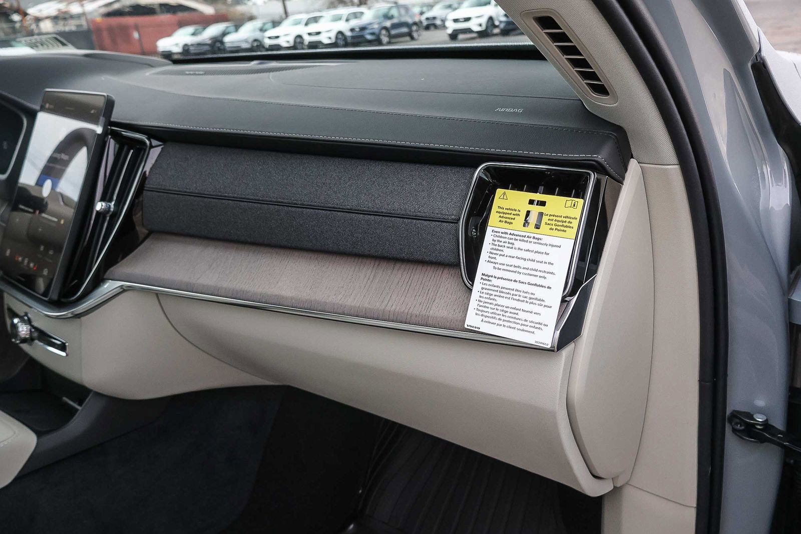 New 2026 Volvo XC90 T8 Ultra w/ Protection Package Premier image 19