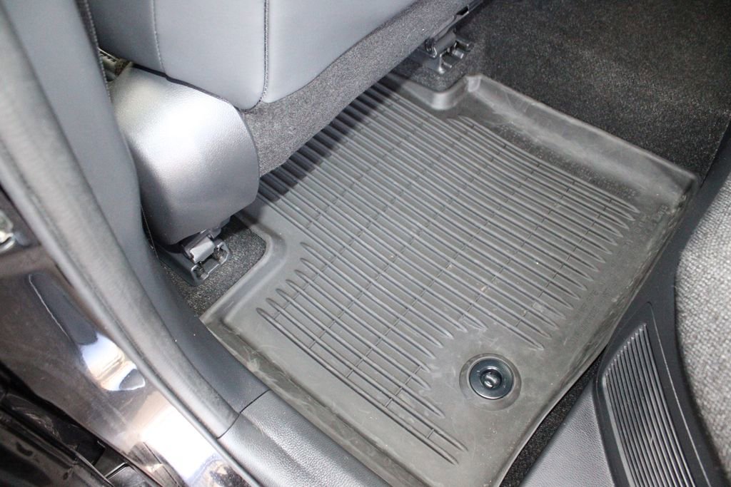 Certified 2023 Toyota Crown XLE image 50