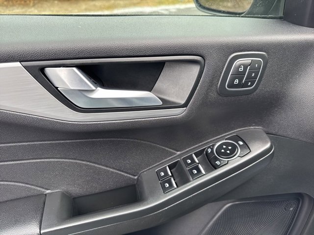 Used 2023 Ford Escape Platinum image 18