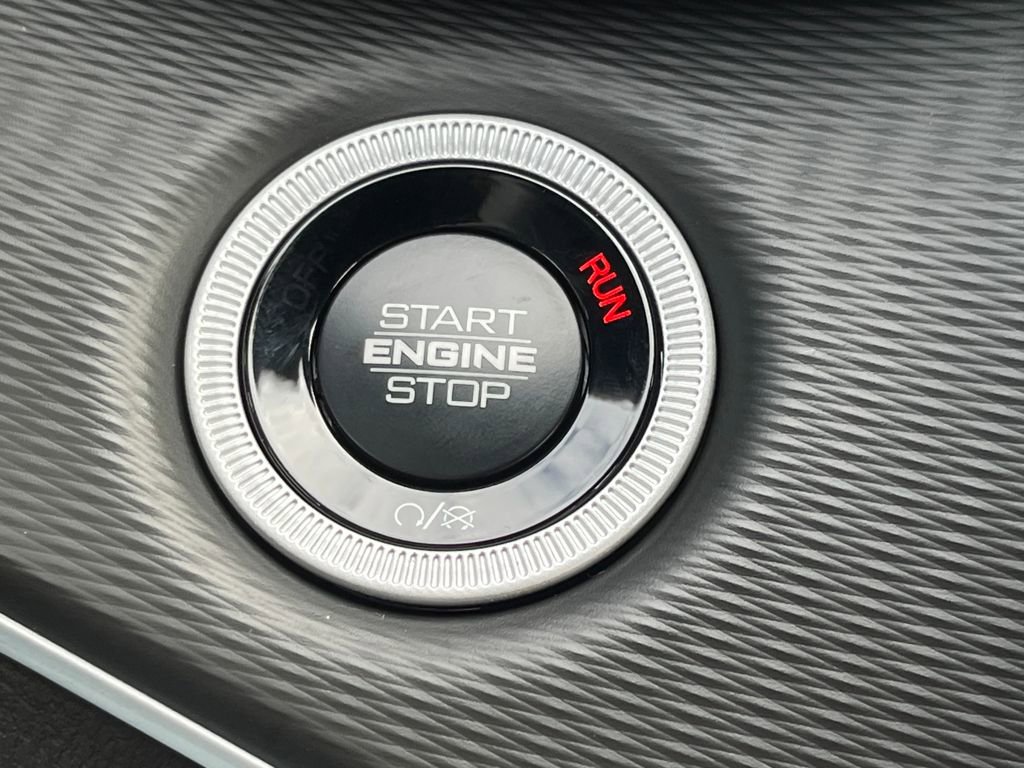 New 2025 Jeep Grand Cherokee Altitude AWD/4WD image 8