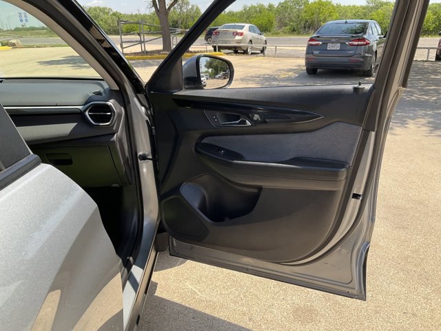 Used 2025 Chevrolet TrailBlazer LT AWD/4WD image 16