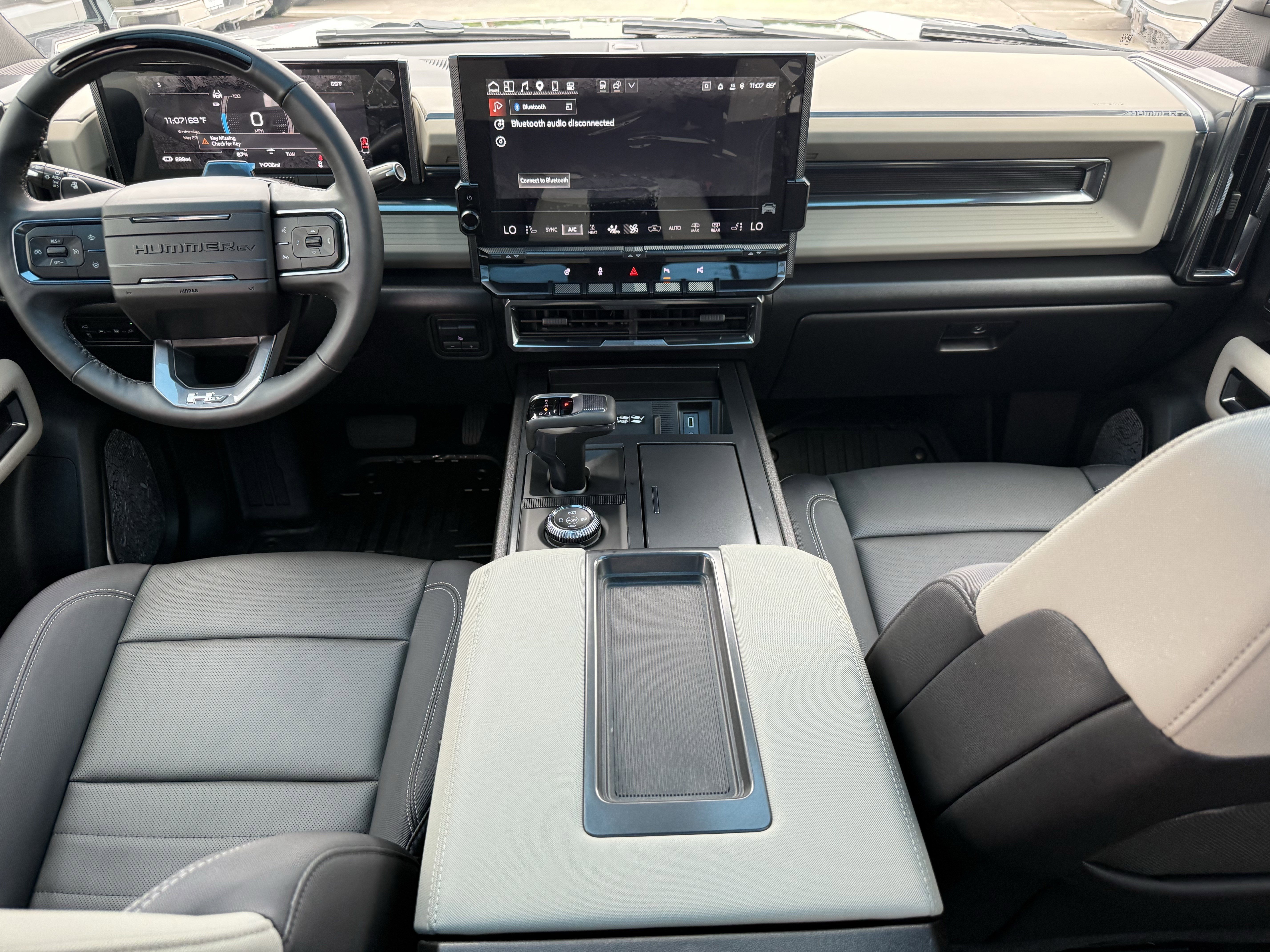 Used 2026 GMC Hummer EV SUV w/ LPO, Dark Essentials Package AWD/4WD image 13