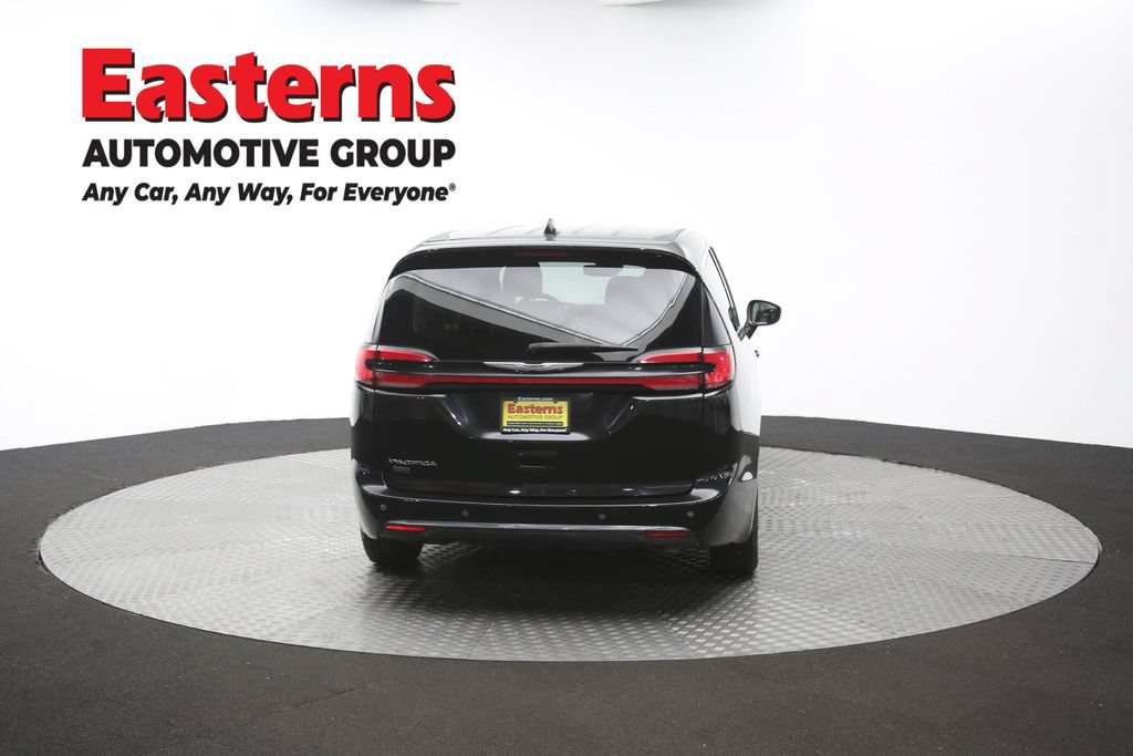 Used 2023 Chrysler Pacifica Touring-L FWD image 40
