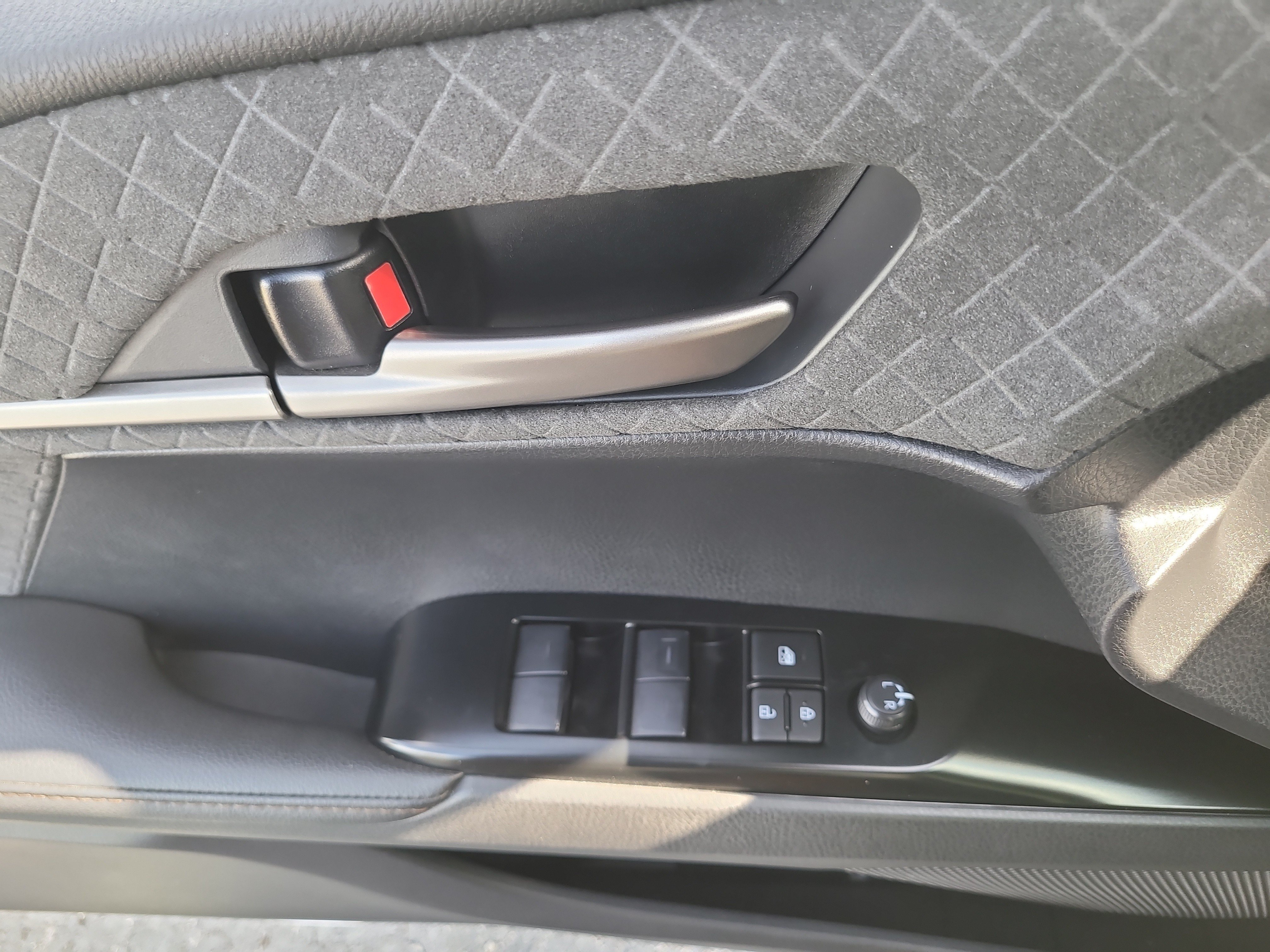 Used 2026 Toyota Camry XLE FWD image 17