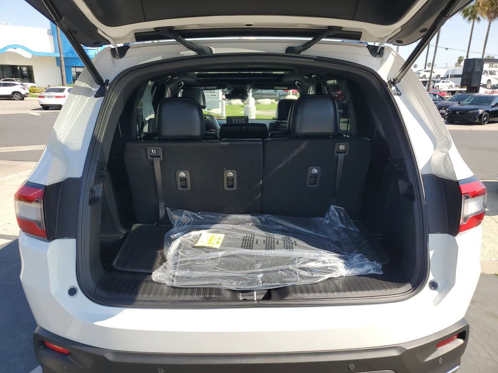 Used 2025 Honda Pilot Black Edition image 10