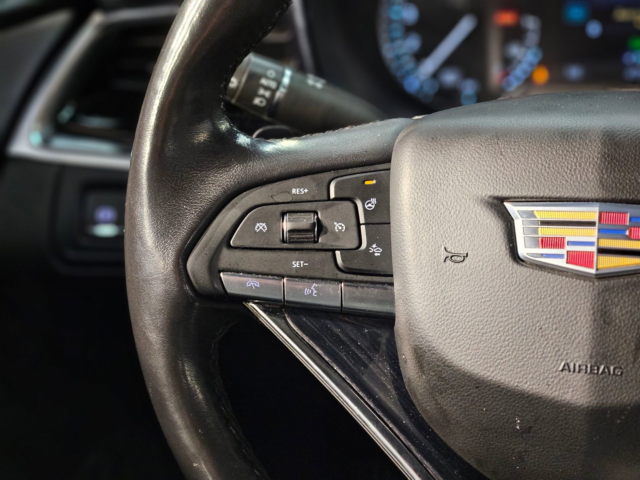 Used 2024 Cadillac XT6 Premium Luxury image 29