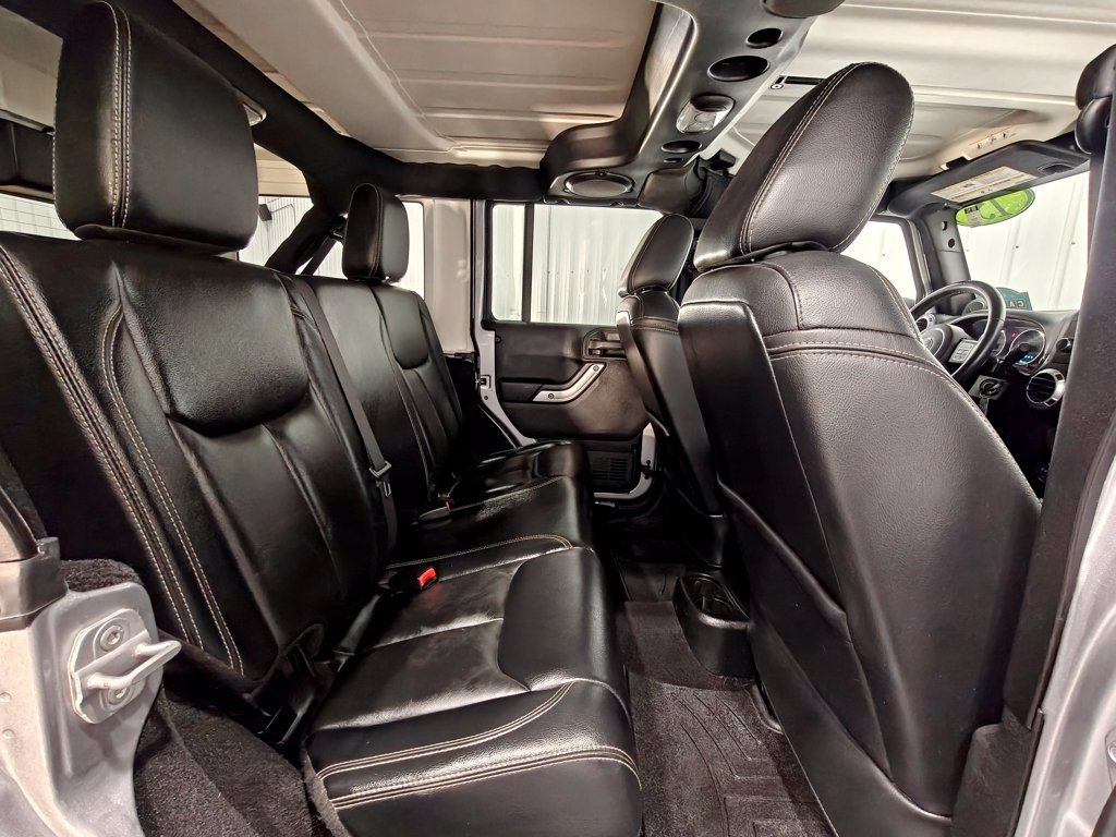Used 2013 Jeep Wrangler Unlimited Rubicon w/ Dual Top Group AWD/4WD image 21
