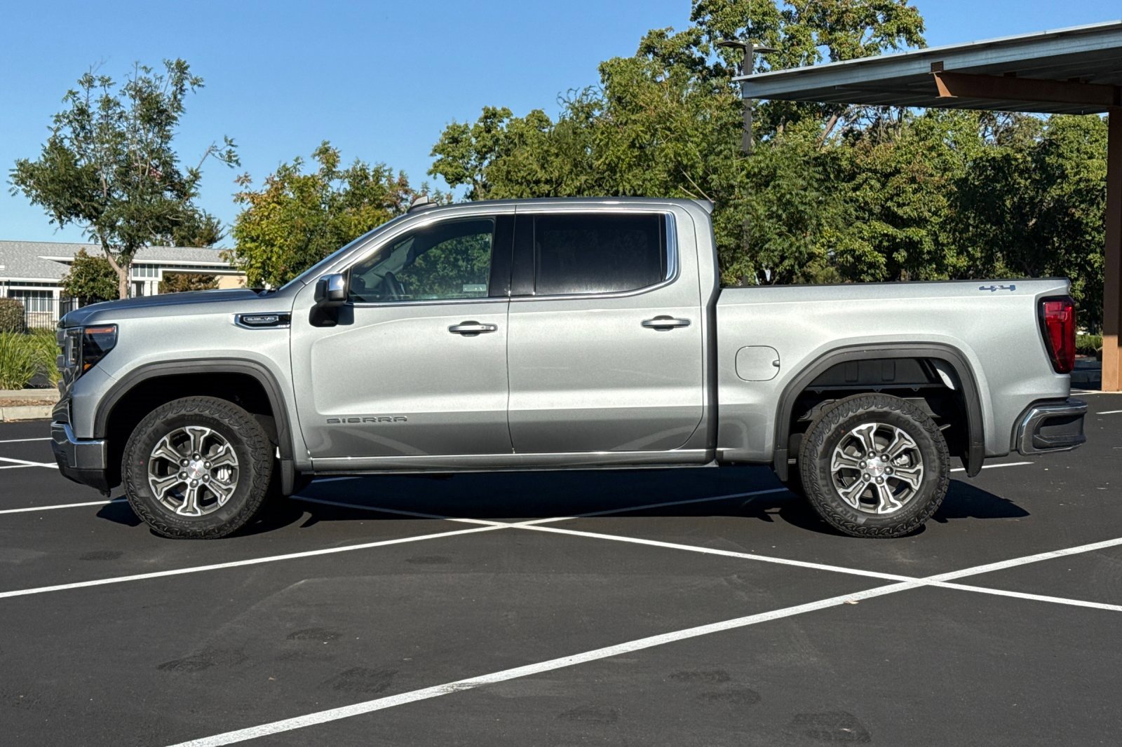Used 2026 GMC Sierra 1500 SLE image 8