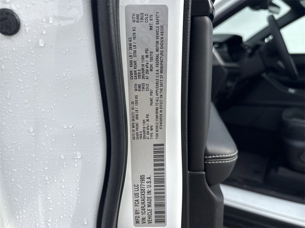 Used 2025 Jeep Grand Cherokee L Altitude image 15