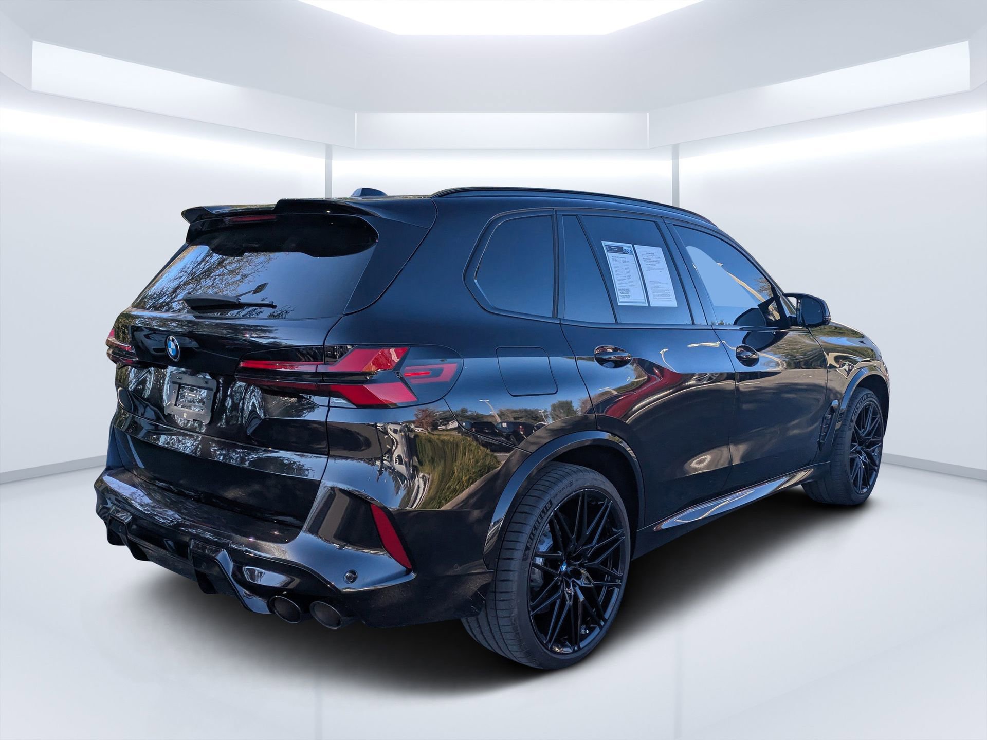 Used 2025 BMW X5 M Competition w/ Executive Package image 5