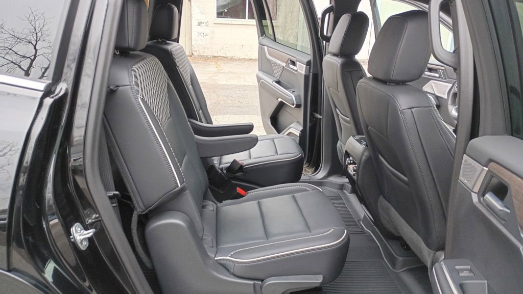 Used 2024 GMC Acadia Denali w/ Super Cruise Package image 15