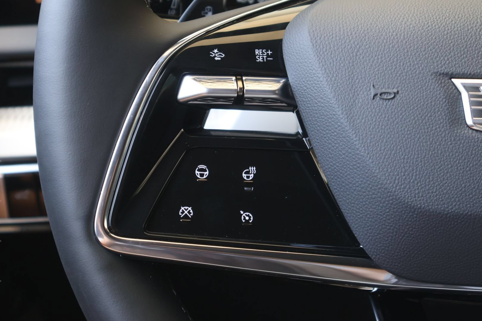 New 2026 Cadillac Optiq Luxury 2 RWD image 20