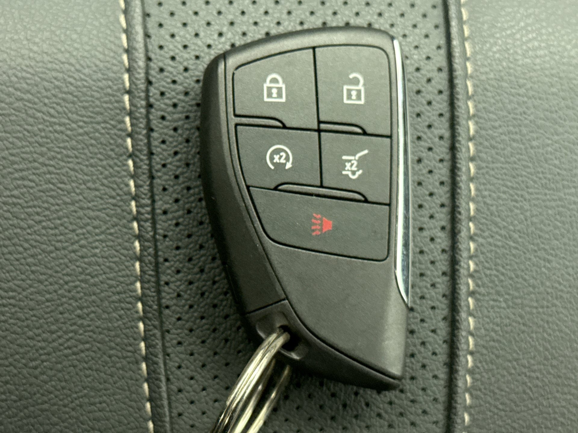 Used 2025 Chevrolet Traverse High Country w/ LPO, Floor Liner Package AWD/4WD image 27