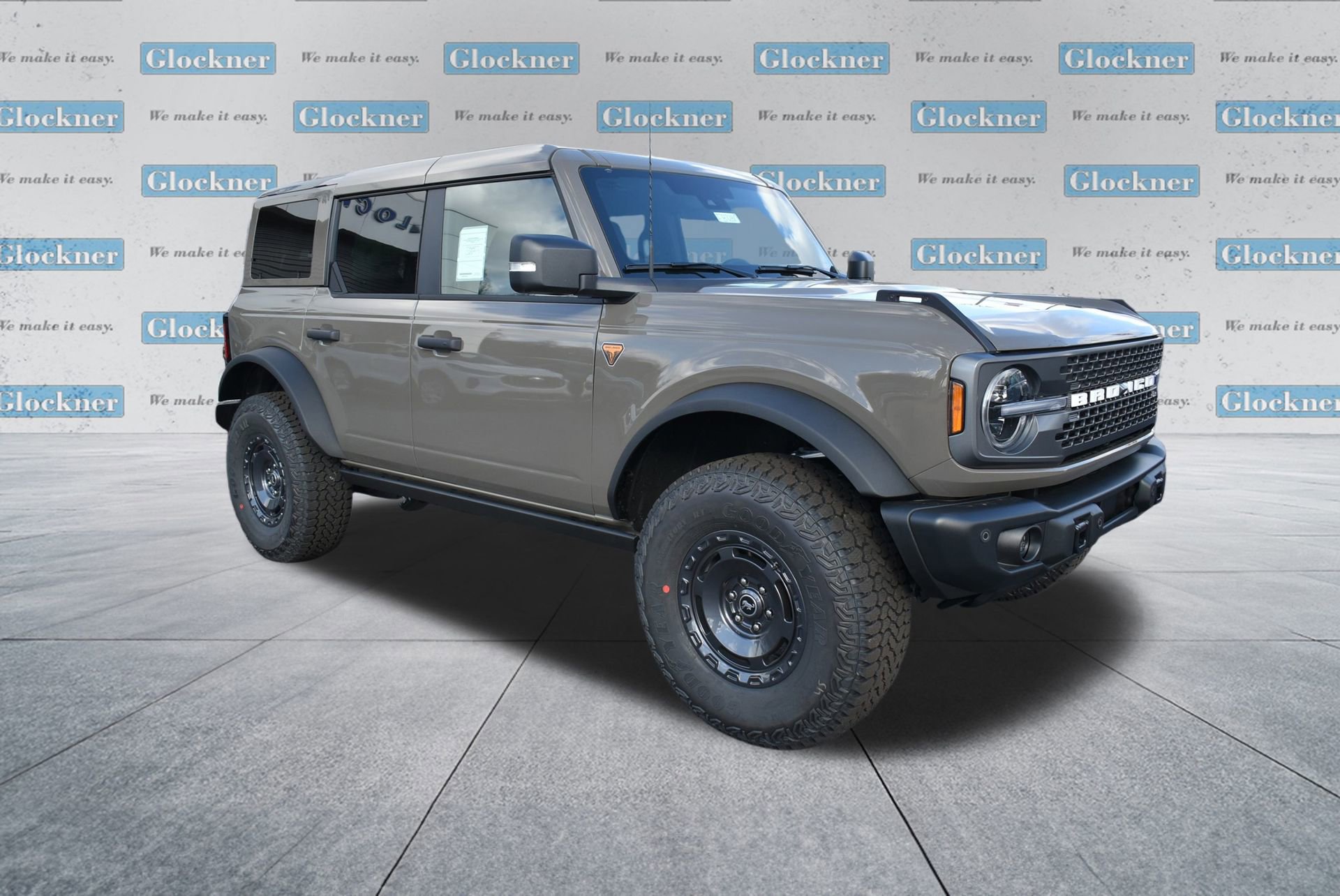 New 2025 Ford Bronco Badlands image 3