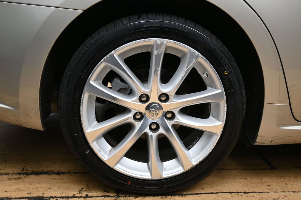 Used 2014 Toyota Avalon Limited image 11