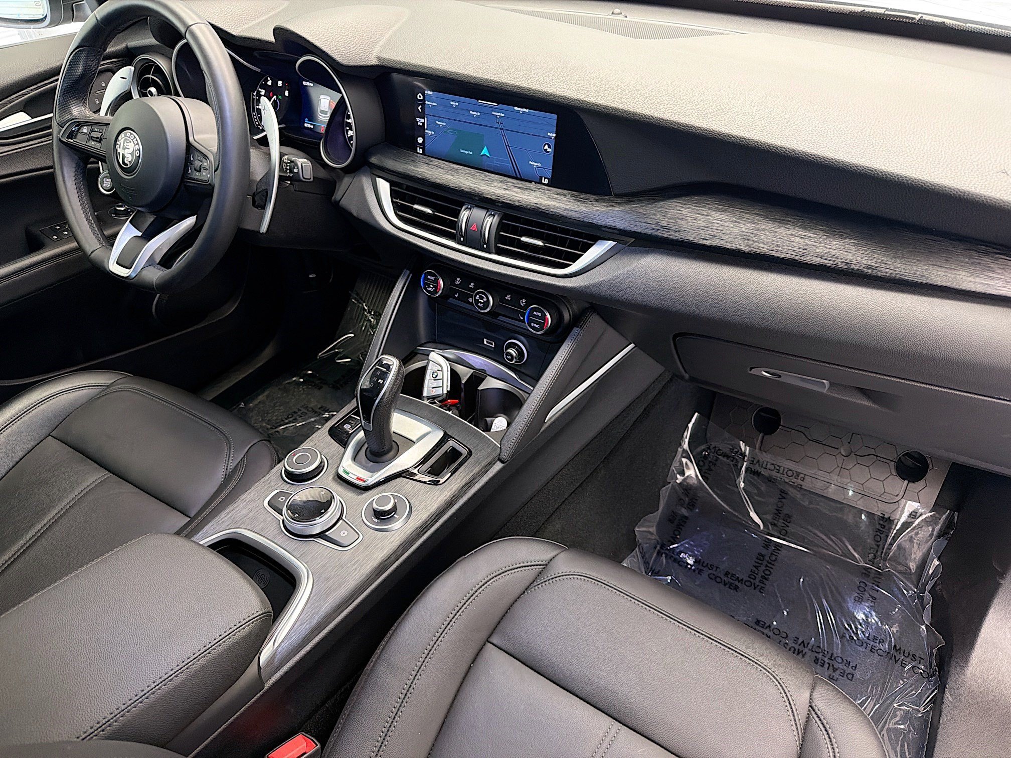 Used 2023 Alfa Romeo Stelvio Sprint AWD/4WD image 12