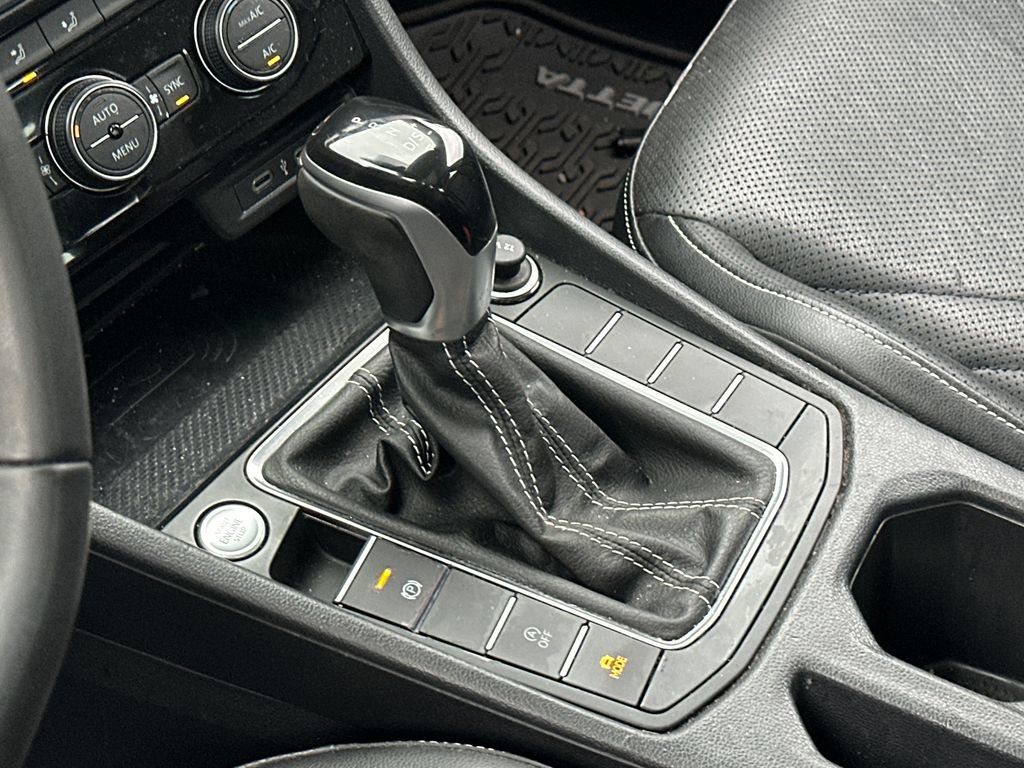 Used 2022 Volkswagen Jetta SEL image 18