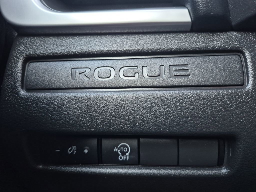 Used 2023 Nissan Rogue S image 26