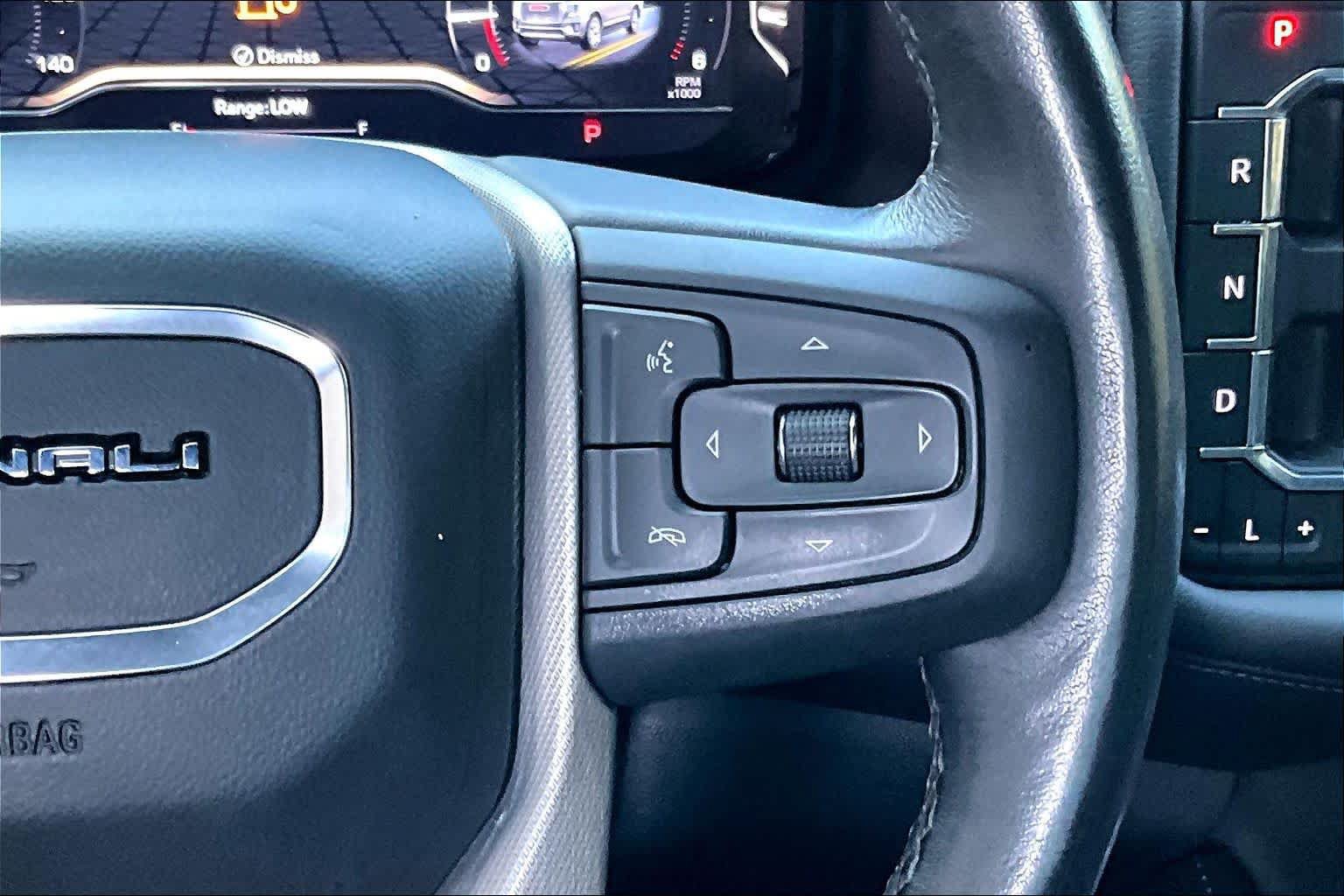 Used 2022 GMC Yukon XL Denali w/ Denali Premium Package RWD image 25