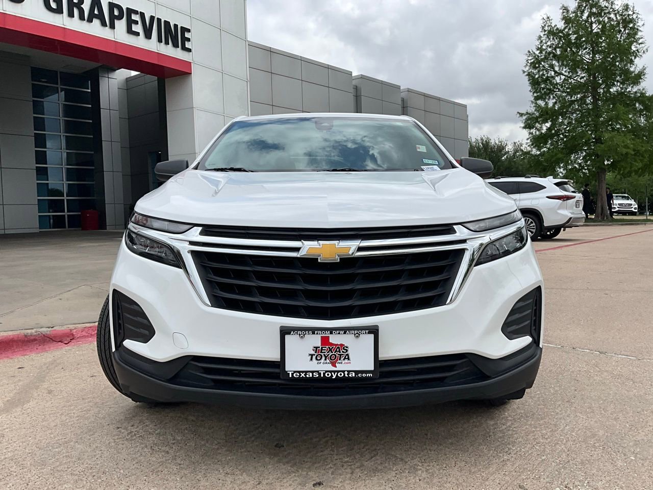 Used 2024 Chevrolet Equinox LS w/ Driver Confidence II Package image 3