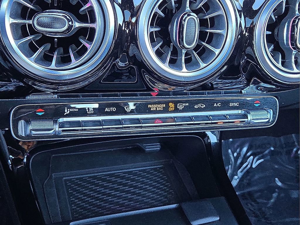 Used 2025 Mercedes-Benz CLA 250 image 29