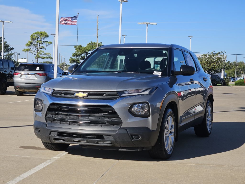 Used 2023 Chevrolet TrailBlazer LS FWD image 3