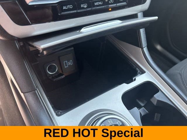 Used 2023 Ford Explorer XLT image 28