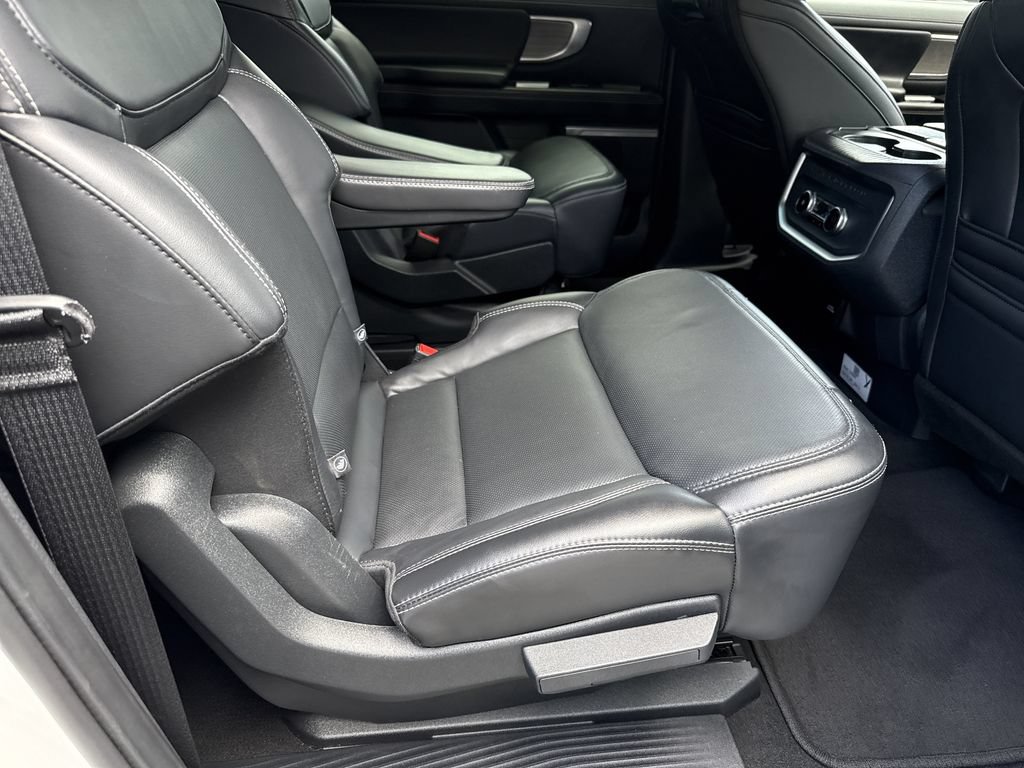 Used 2025 Ford Expedition Max Platinum AWD/4WD image 15