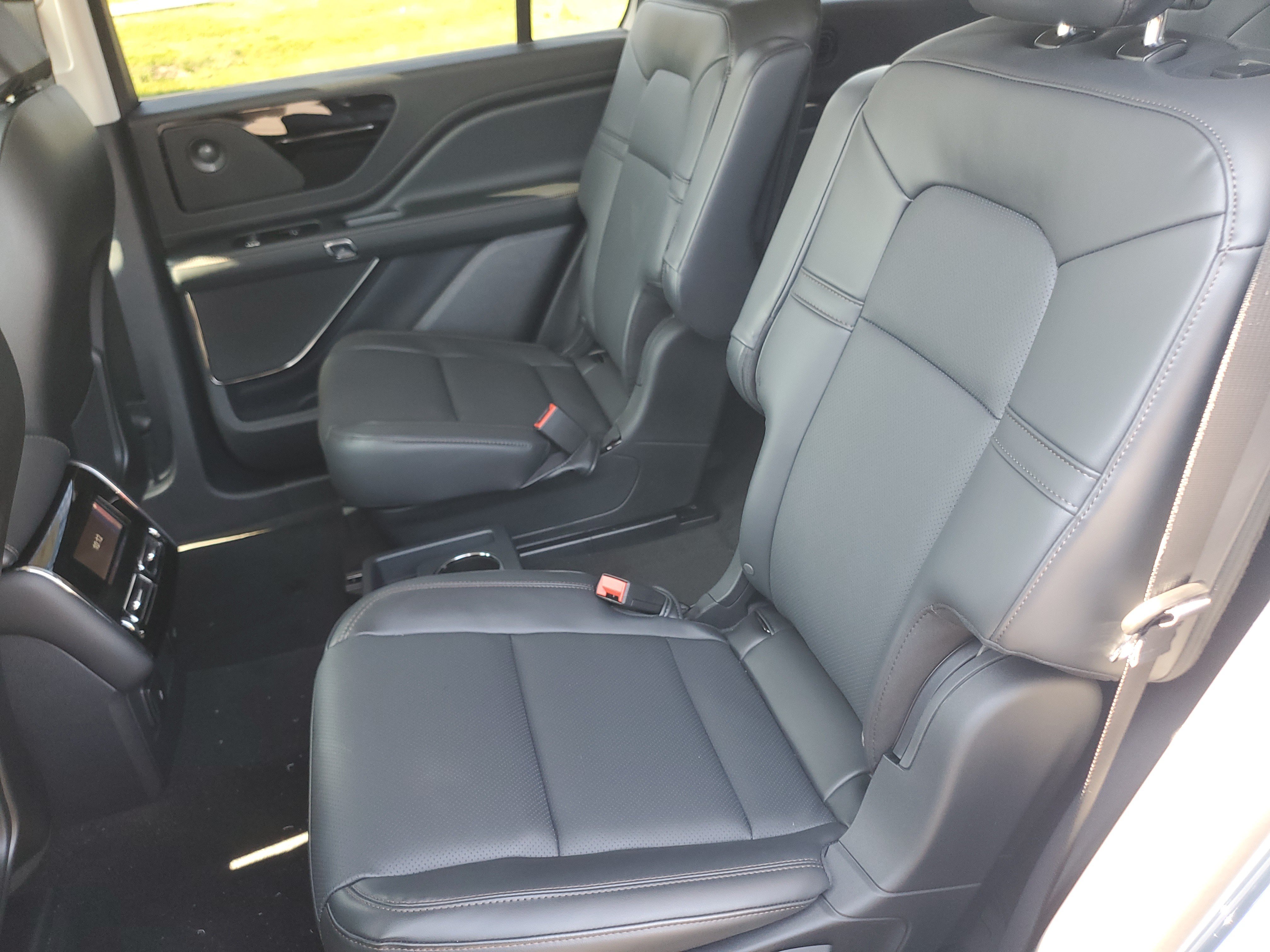 New 2026 Lincoln Aviator AWD image 26