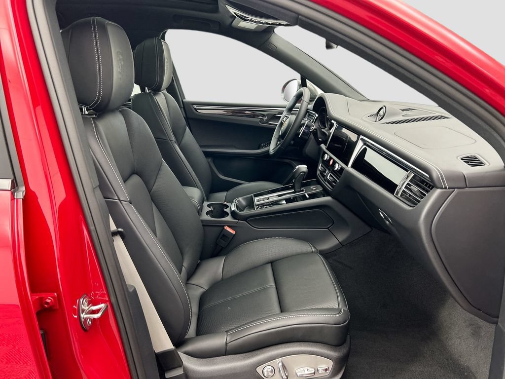 Used 2026 Porsche Macan AWD/4WD image 22