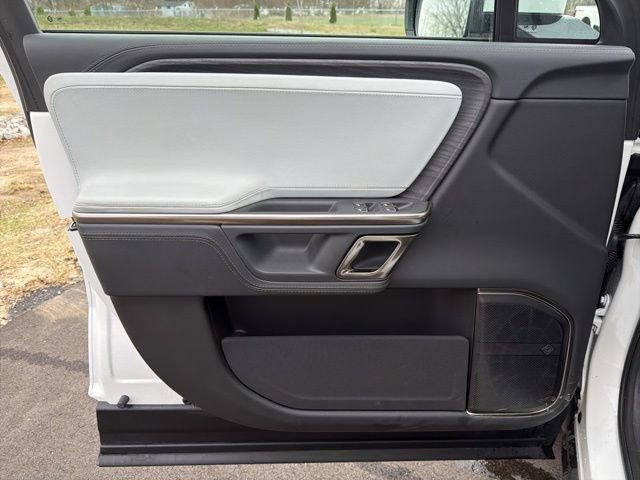 Used 2024 Rivian R1S Adventure image 34