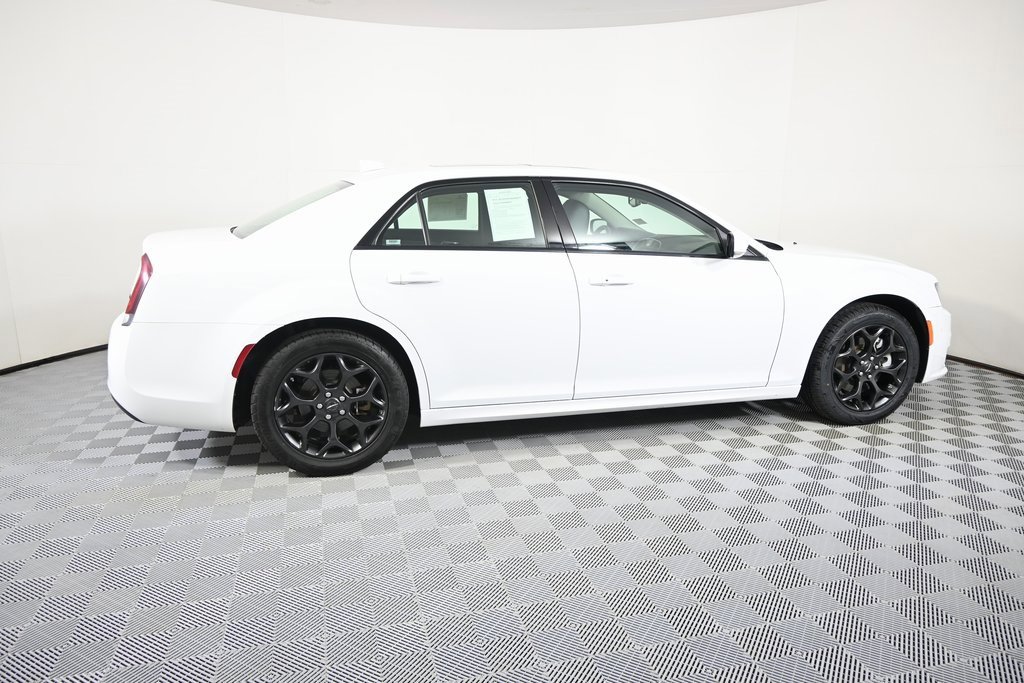 Used 2023 Chrysler 300 Touring L w/ Popular Equipment Group image 7