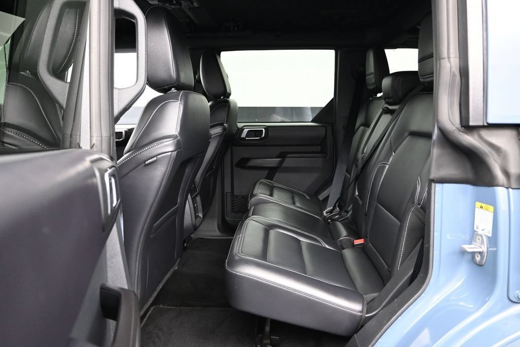 Used 2025 Ford Bronco Outer Banks AWD/4WD image 17