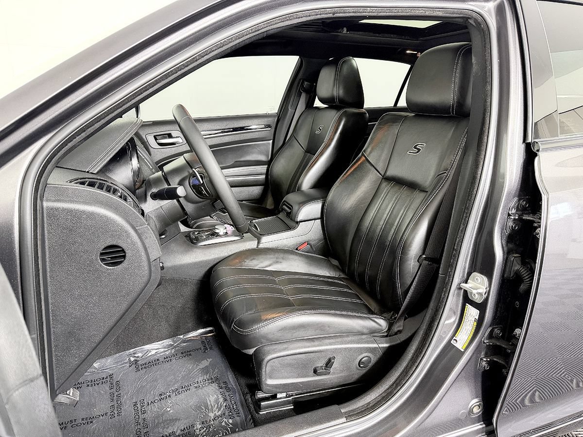 Used 2023 Chrysler 300 S RWD image 31